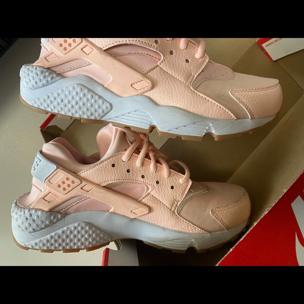 Woman’s Air Huarache Run